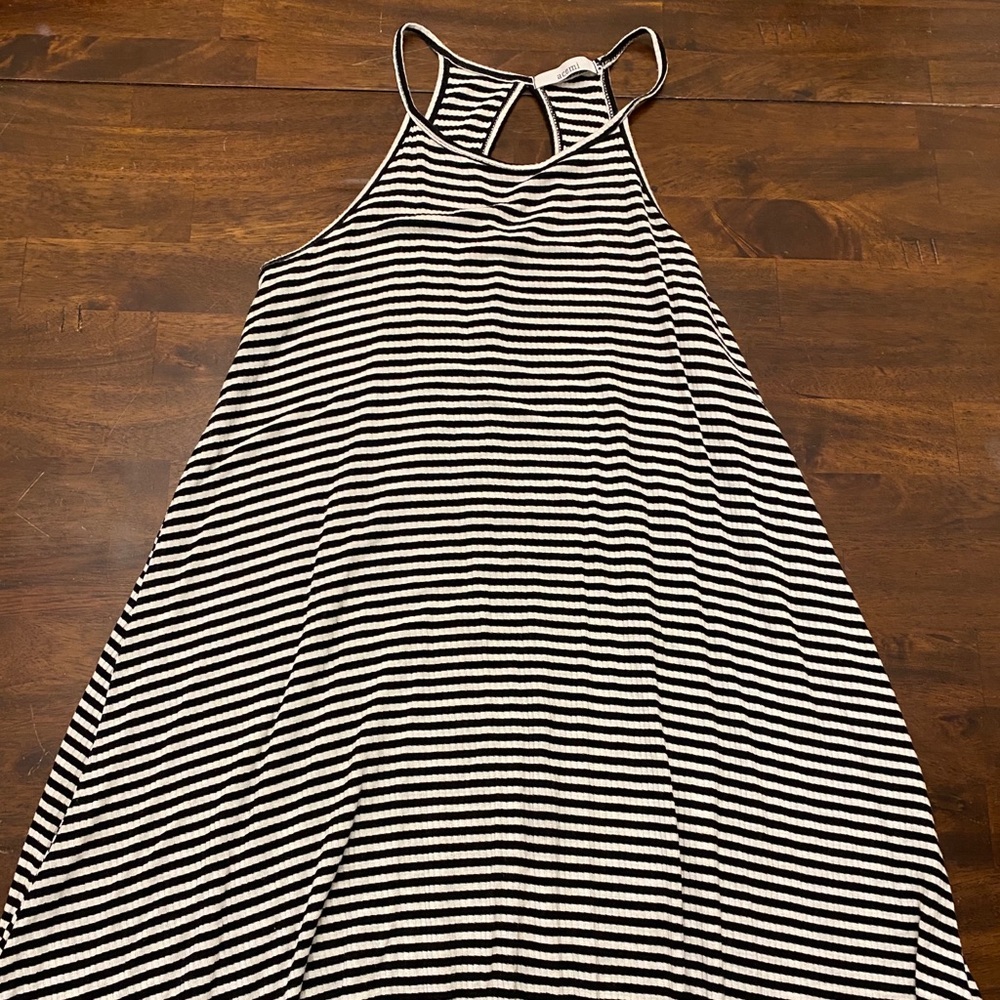 Dress - Picture 1 of 1